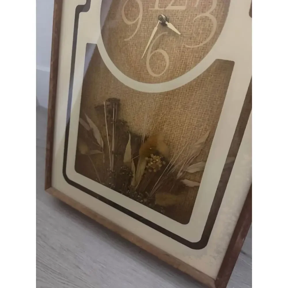 Vintage Mid Century 70s Elgin Burlap Wheat Boho Framed Glass 3D Wall Clock